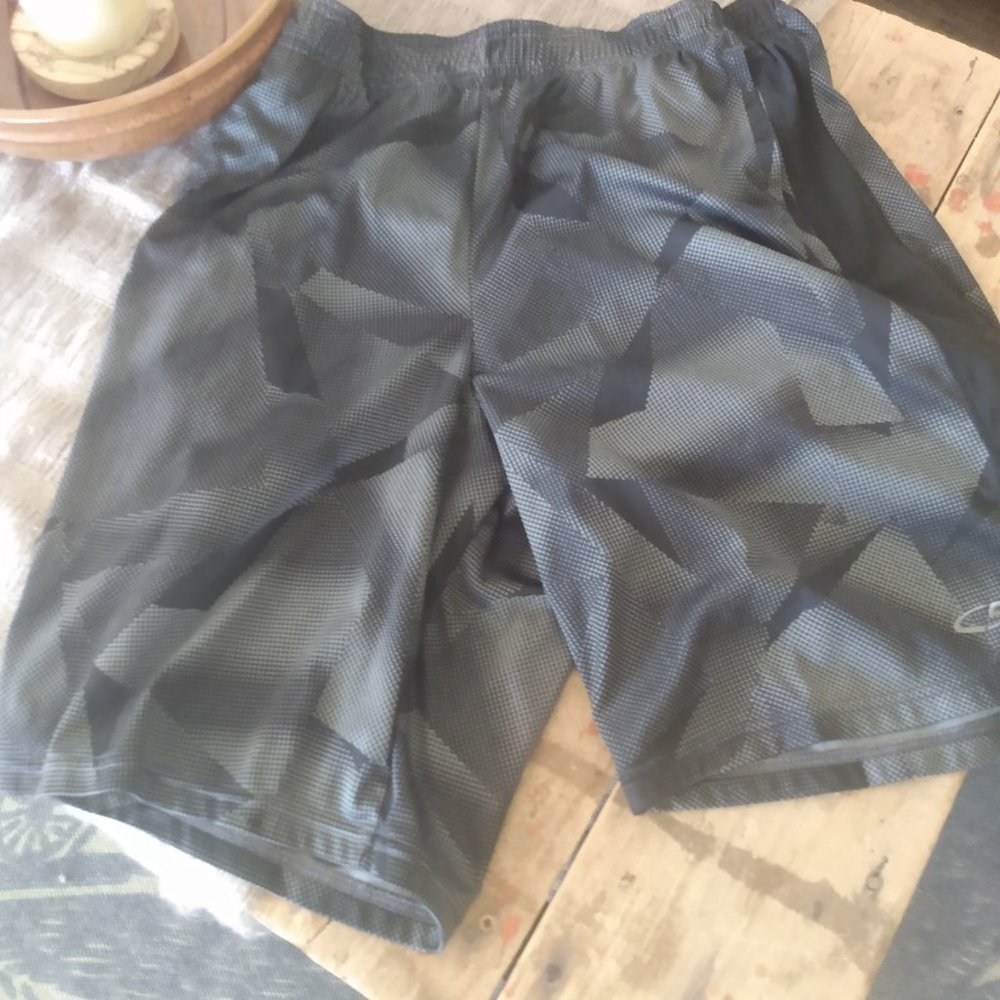 Duo dry Champion athletic shorts! M-like new